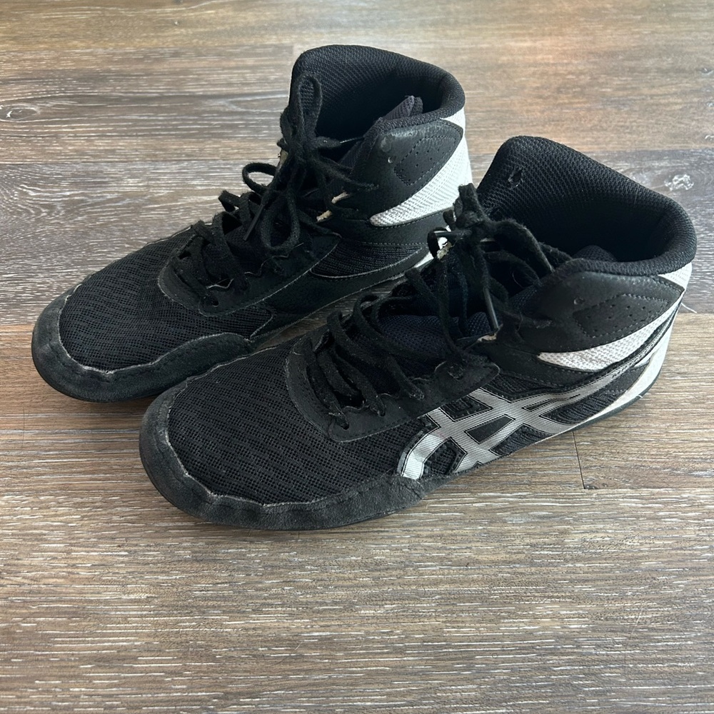 Asics Black and White Men's High-Top Sneakers